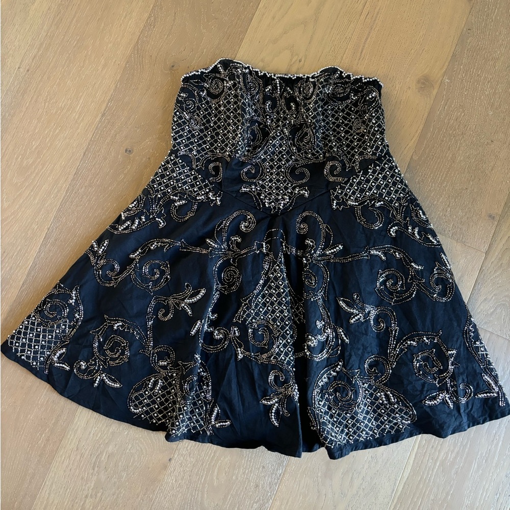 ASOS DESIGN embellished bandeau mini dress in black sequin pearl strapless US 10 - Picture 6 of 13